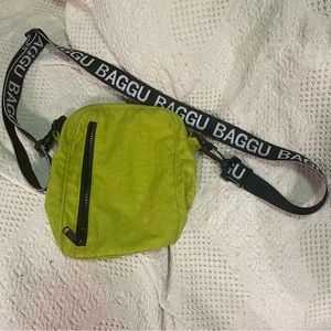 BAGGU sport cross body
